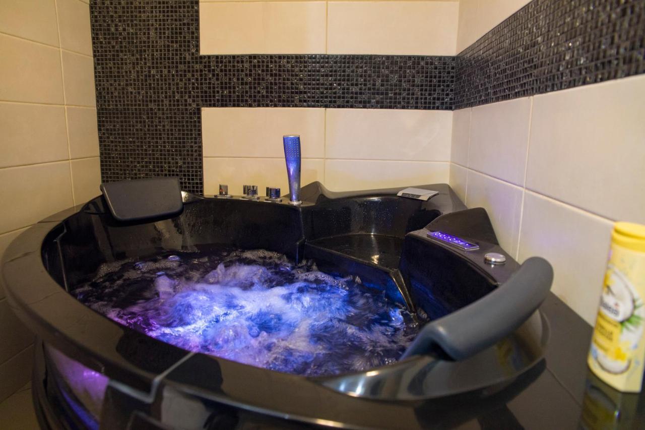 شقة Spa Apartman Red Passion بلغراد المظهر الخارجي الصورة